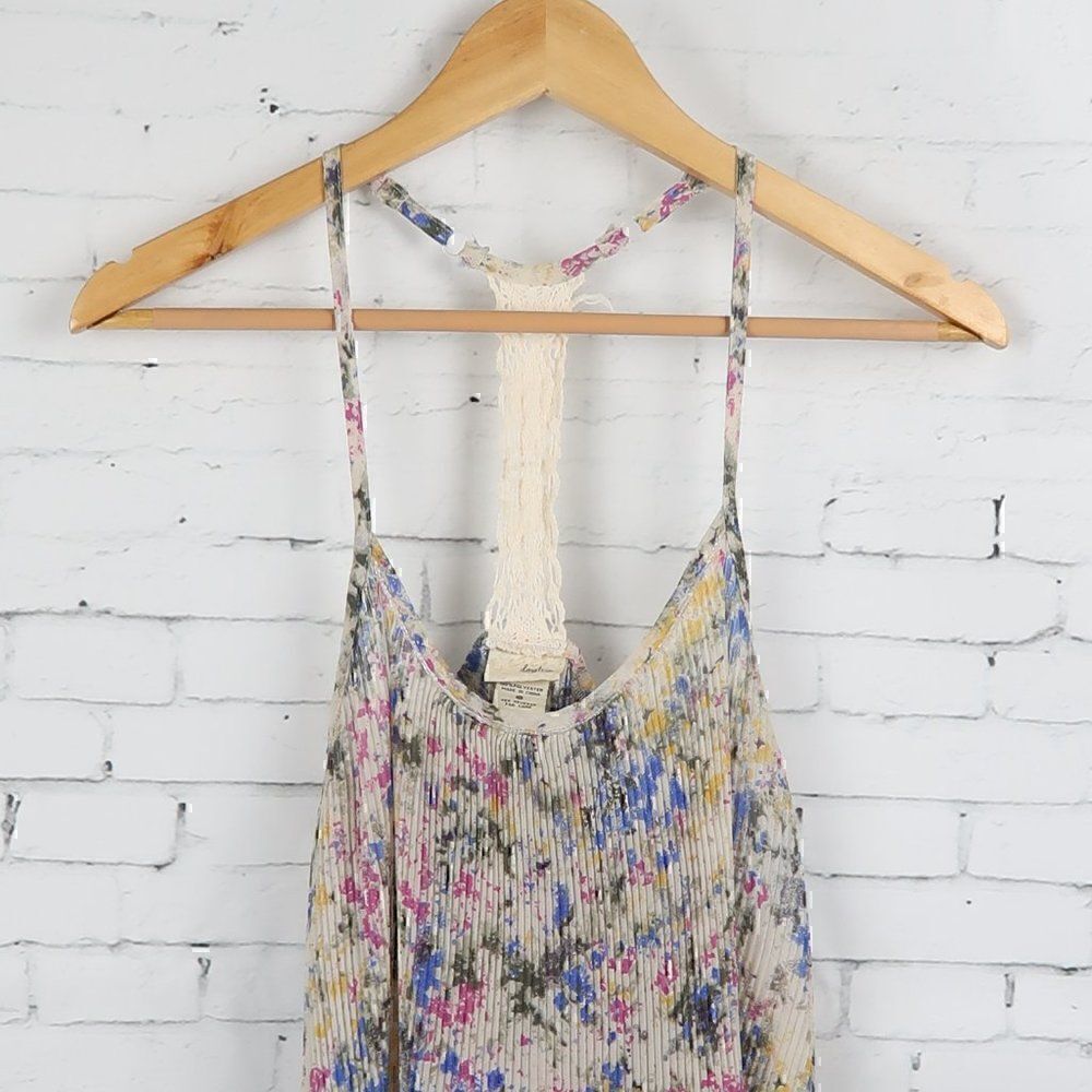 DAYTRIP MULTI COLOR FLORAL ACCORDIAN FOLD CAMISOLE TOP WITH LACE DETAIL SIZE S - Picture 4 of 8